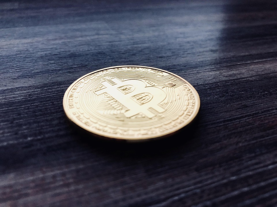 黄金再飙新高！数据：比特币通常在100~150天内跟进拉涨